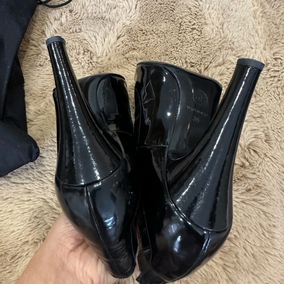 CHANEL Paris New York high heels booties(size-39) - Picture 4 of 9